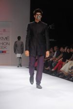 Model walk the ramp for Abhishek Dutta Shinde show at Lakme Fashion Week Day 4 on 6th Aug 2012 (29681085).JPG